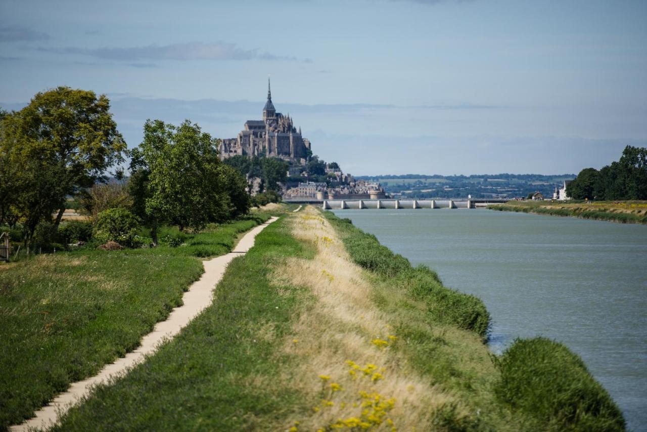 Flor Du Mont Gite ポントルソン エクステリア 写真