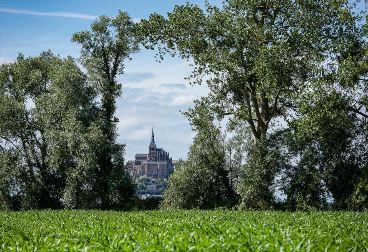 Flor Du Mont Gite ポントルソン エクステリア 写真